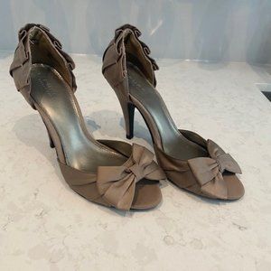 Alfred Sung Satin Heels